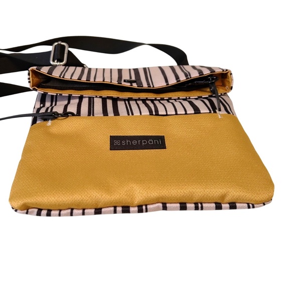 Sherpani Pica RFID MultI Pocket Crossbody Shoulder Bag - Picture 9 of 11